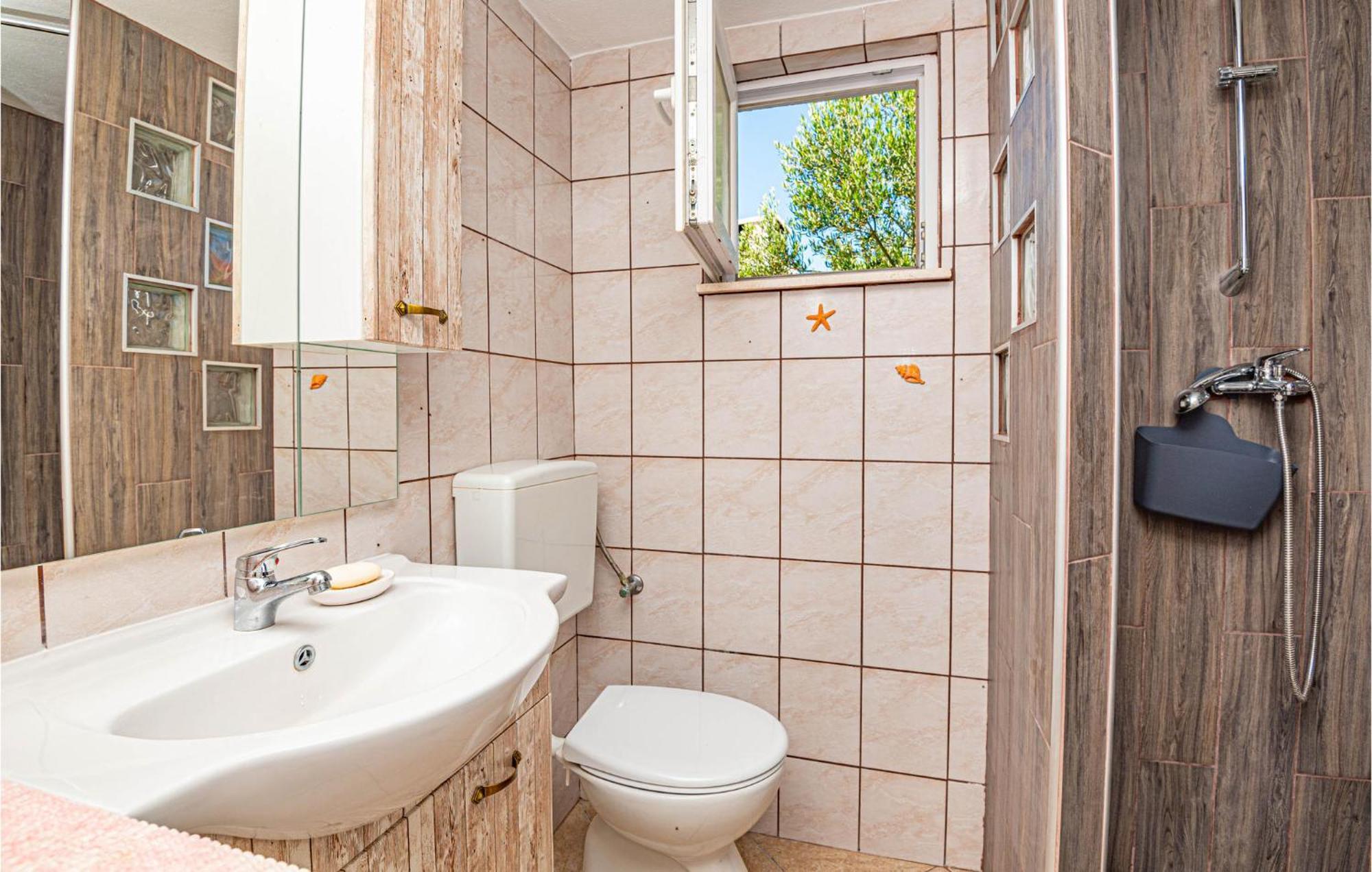 Nice Home In Zatoglav With House Sea View Podglavica Extérieur photo