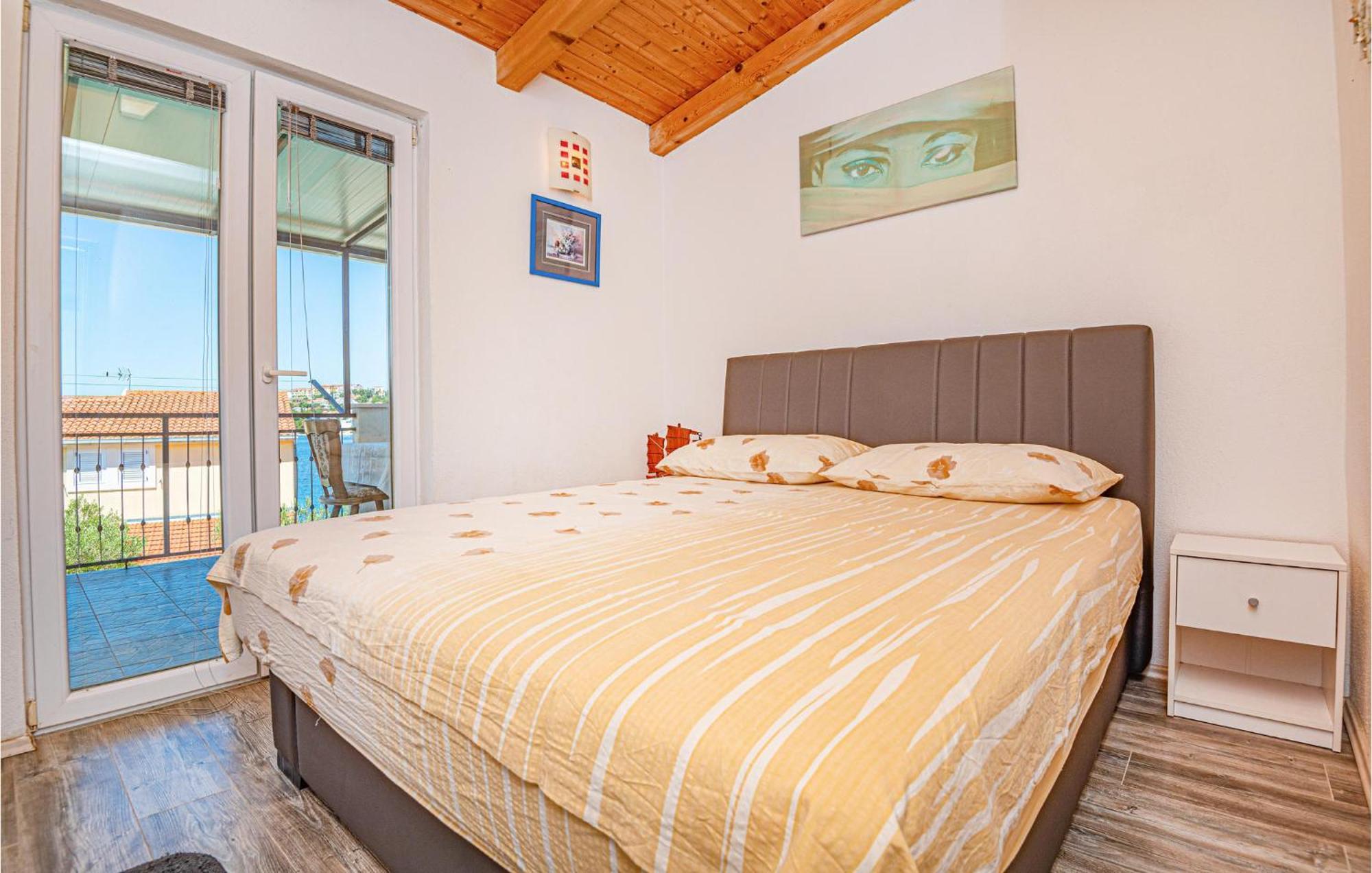 Nice Home In Zatoglav With House Sea View Podglavica Extérieur photo